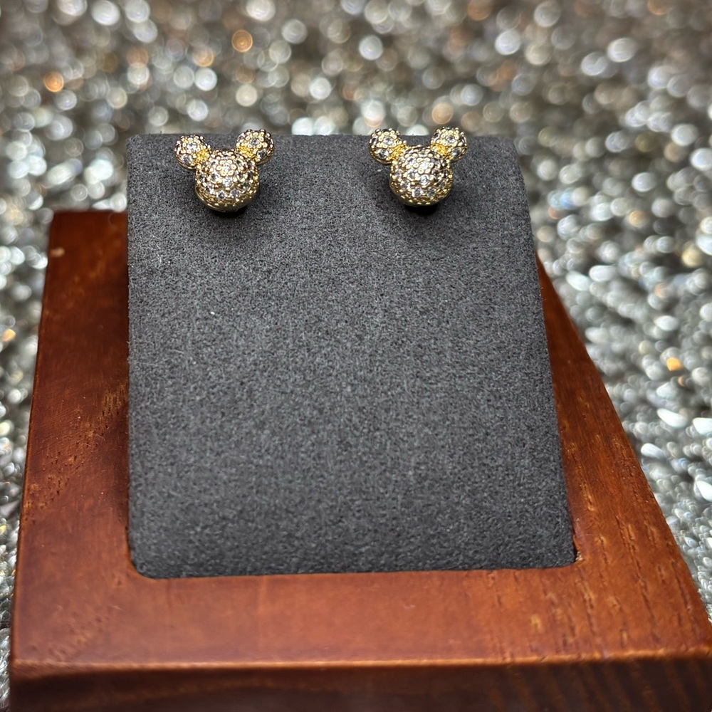 Mouse shaped Gold Stud Earrings NIP - Picture 6 of 7